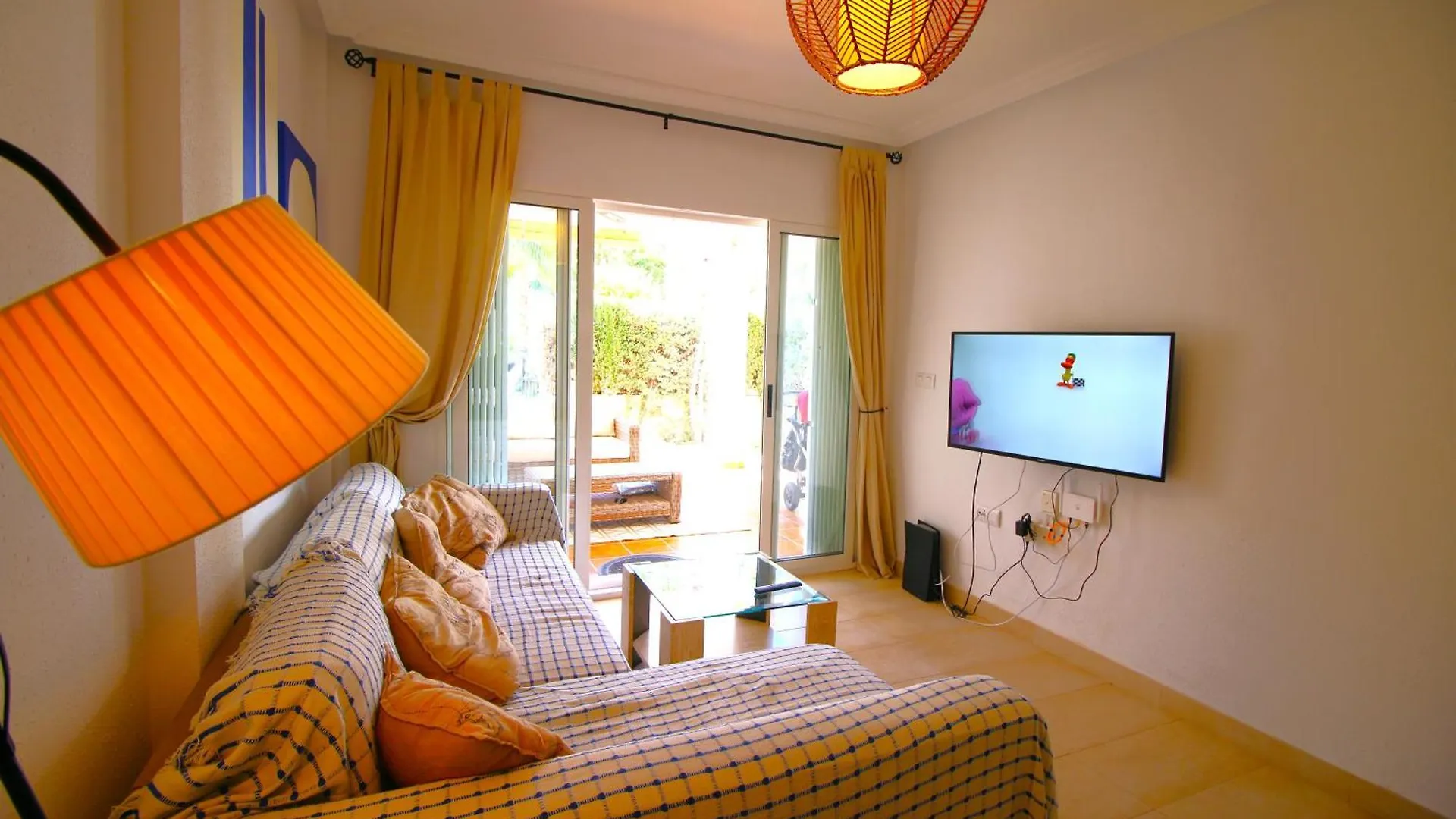 Bajo De 2 Dormitorios En Puerto Rey Vera Apartment
